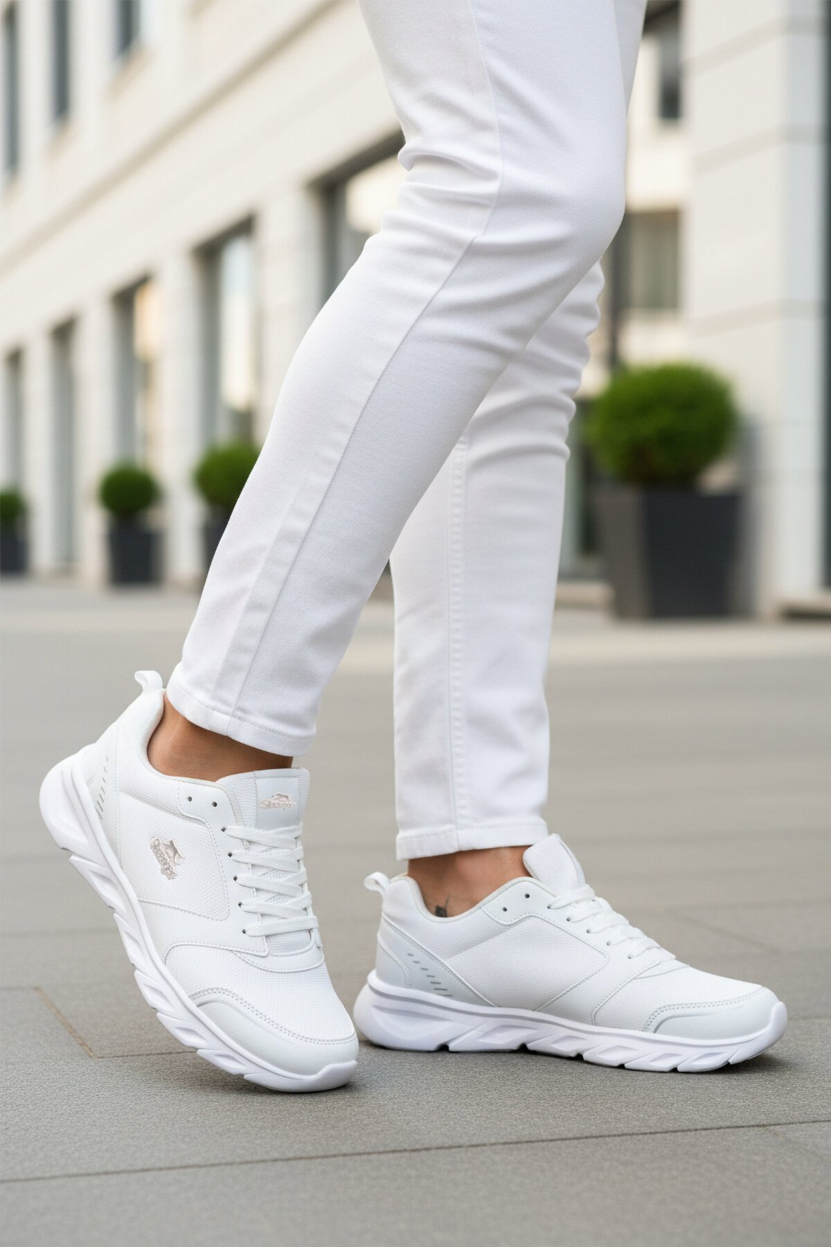 Beyaz Bağcıklı Hafif Erkek Spor Ayakkabı Epic M
