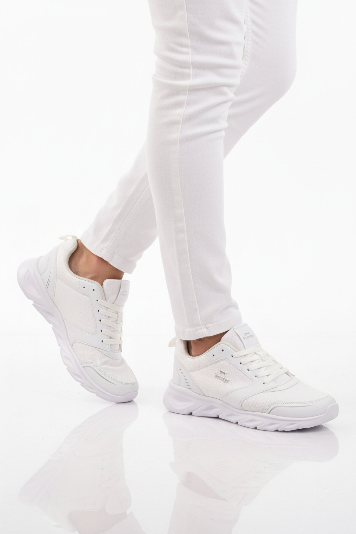 Beyaz Bağcıklı Hafif Erkek Spor Ayakkabı Epic M