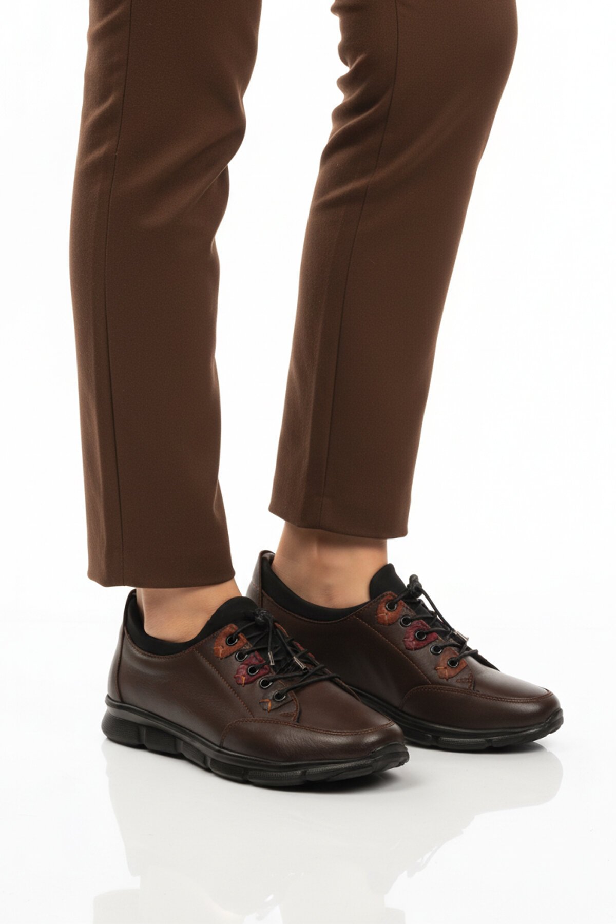 Kahve Hakiki Deri Lastik Bağcıklı Ortopedik Taban Kadın Günlük Ayakkabı 660 Z