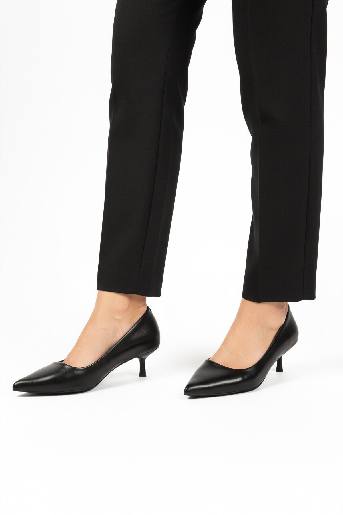Siyah Cilt İnce Topuklu Kadın Topuklu Ayakkabı 458343 Z