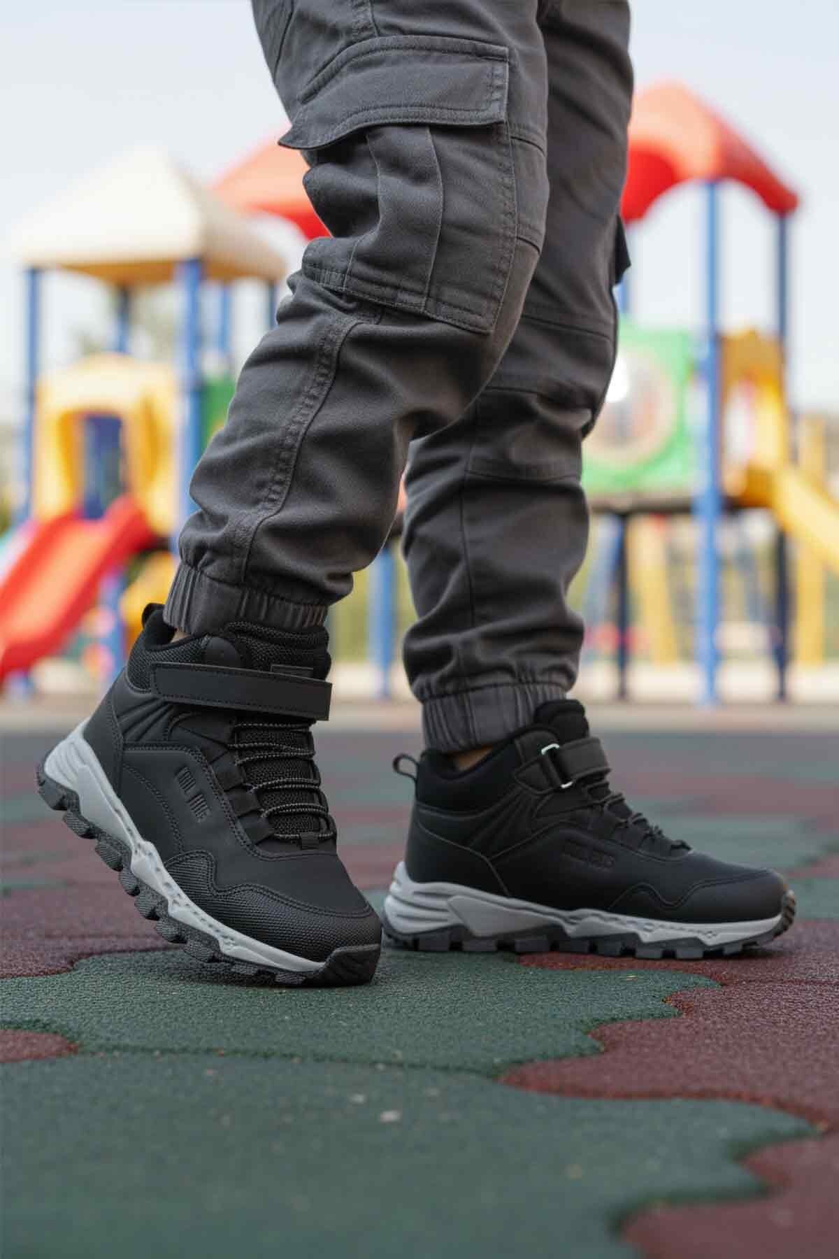 Siyah-Gri Cırtlı Çocuk Outdoor Bot Cool Doruk F