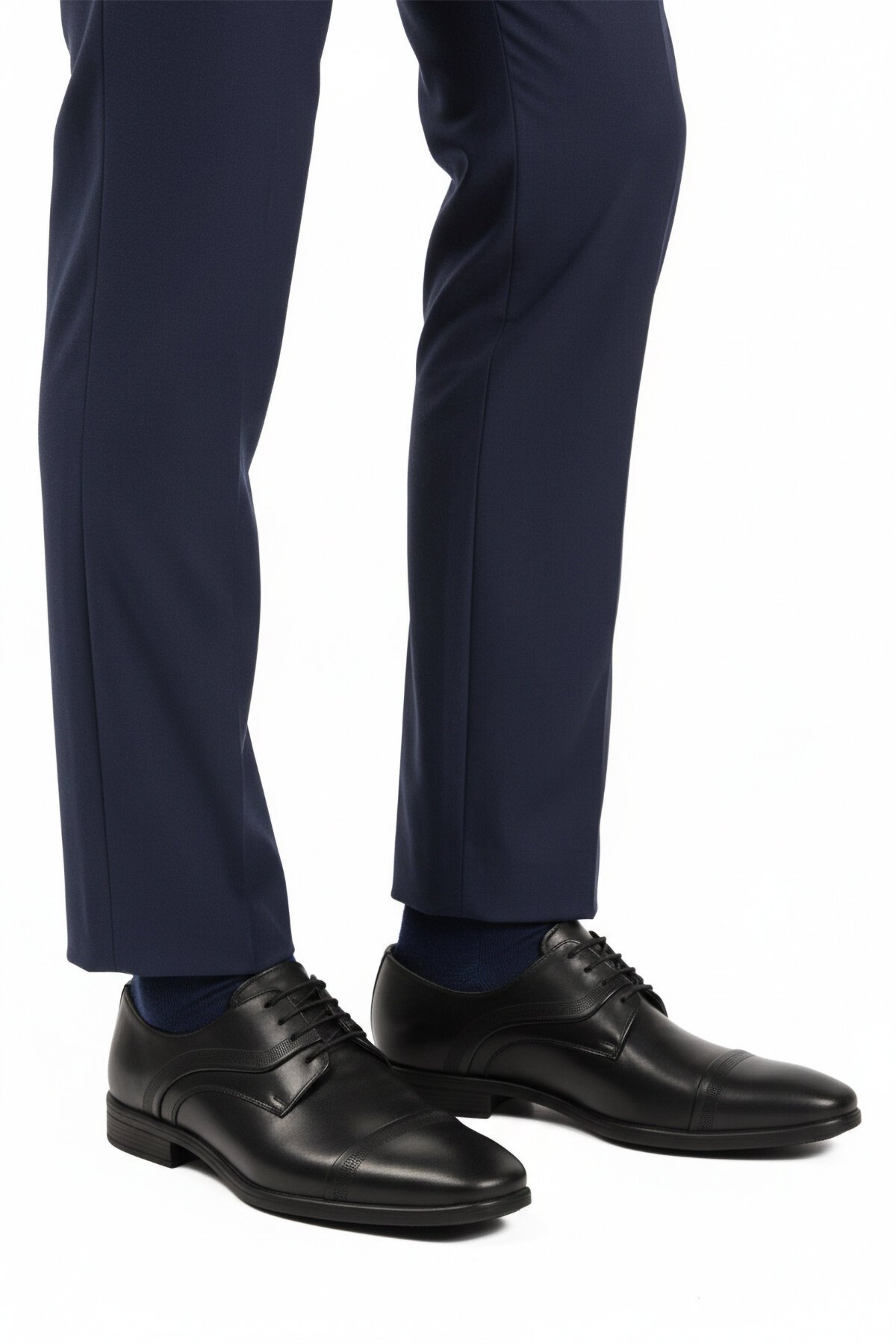 Siyah Hakiki Deri Kaymaz Taban Erkek Günlük Ayakkabı 975 M