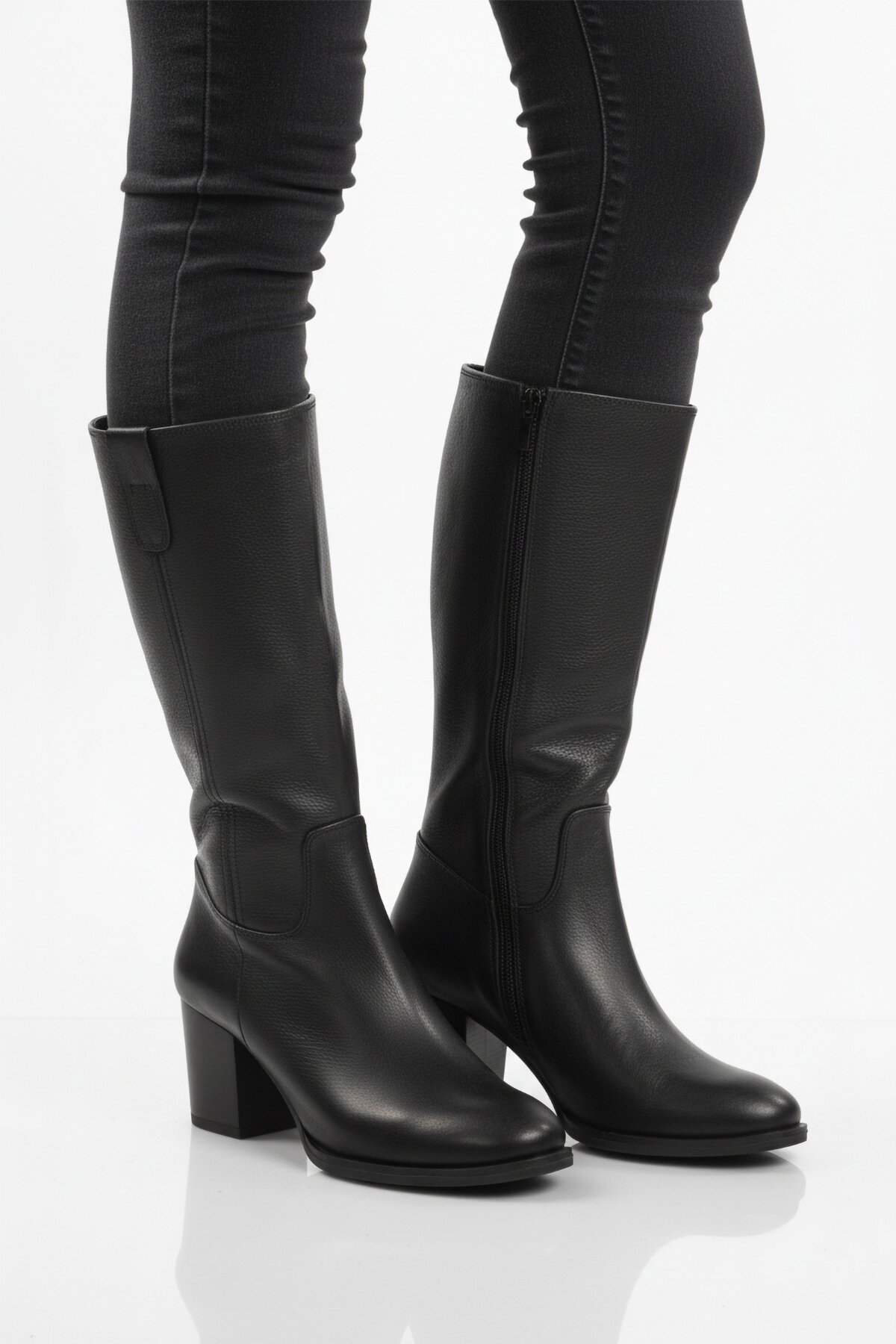 Siyah Hakiki Deri Kaymaz Taban Topuklu Kadın Çizme 86620-1 Z