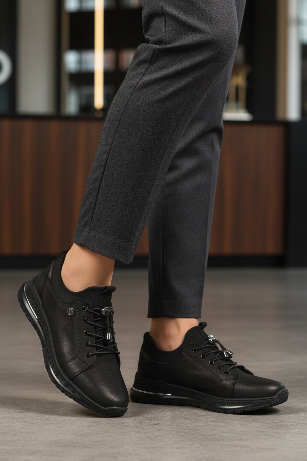 Siyah Nubuk Lastik Bağcıklı Kadın Günlük Ayakkabı 5004 Z