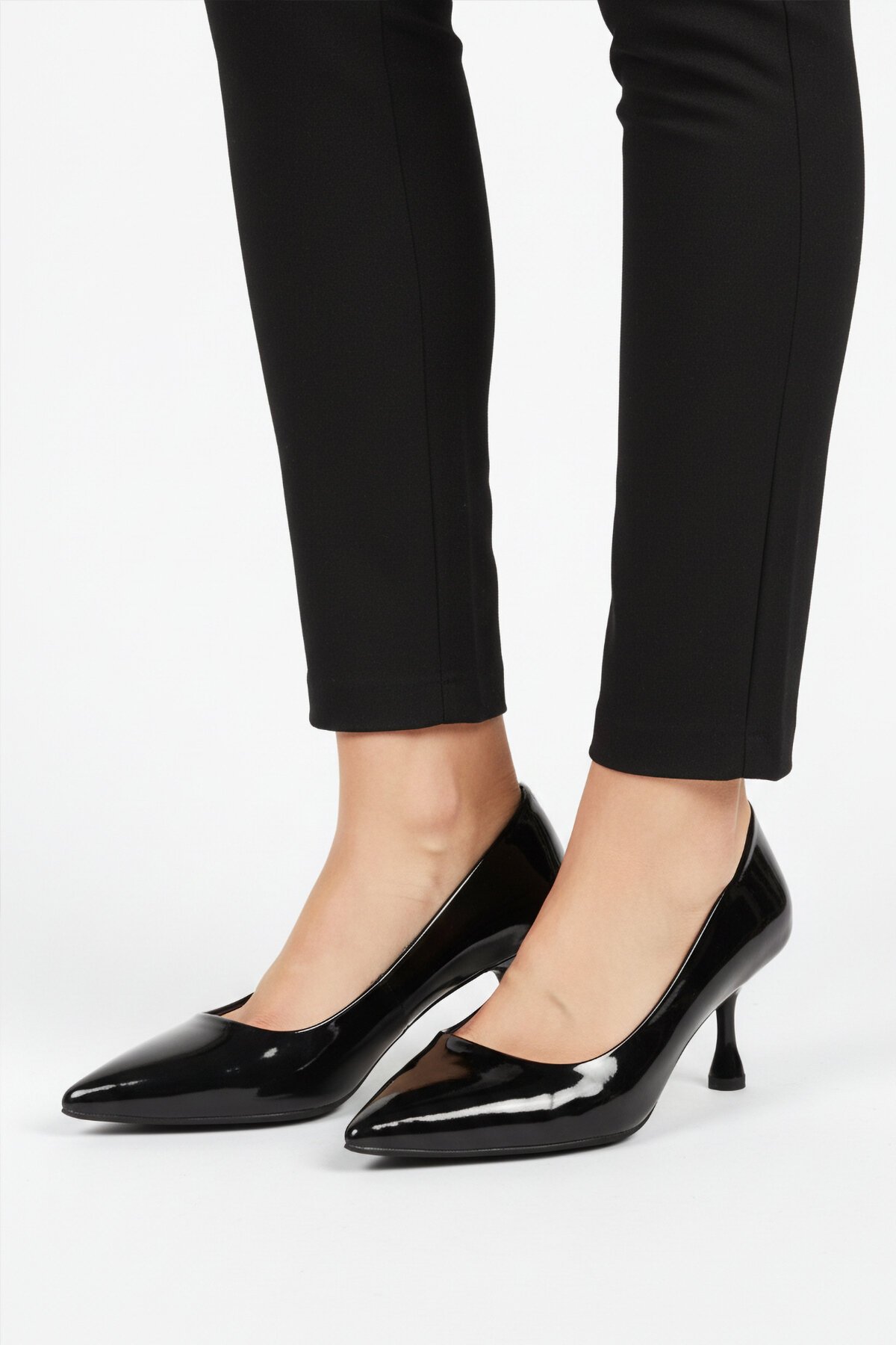Siyah Rugan Kadın Topuklu Ayakkabı 695033 Z