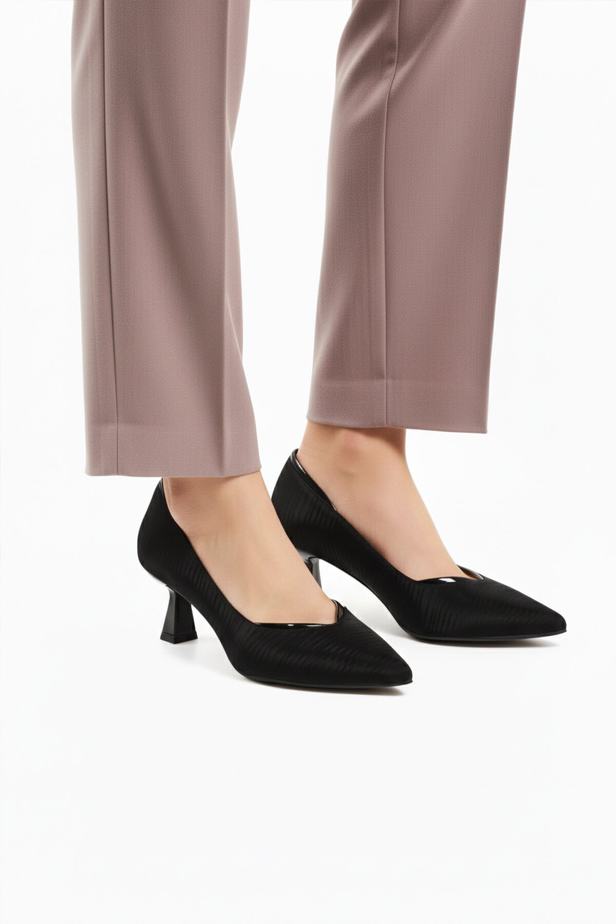 Siyah Saten İnce Topuklu Kadın Topuklu Ayakkabı 357188 Z