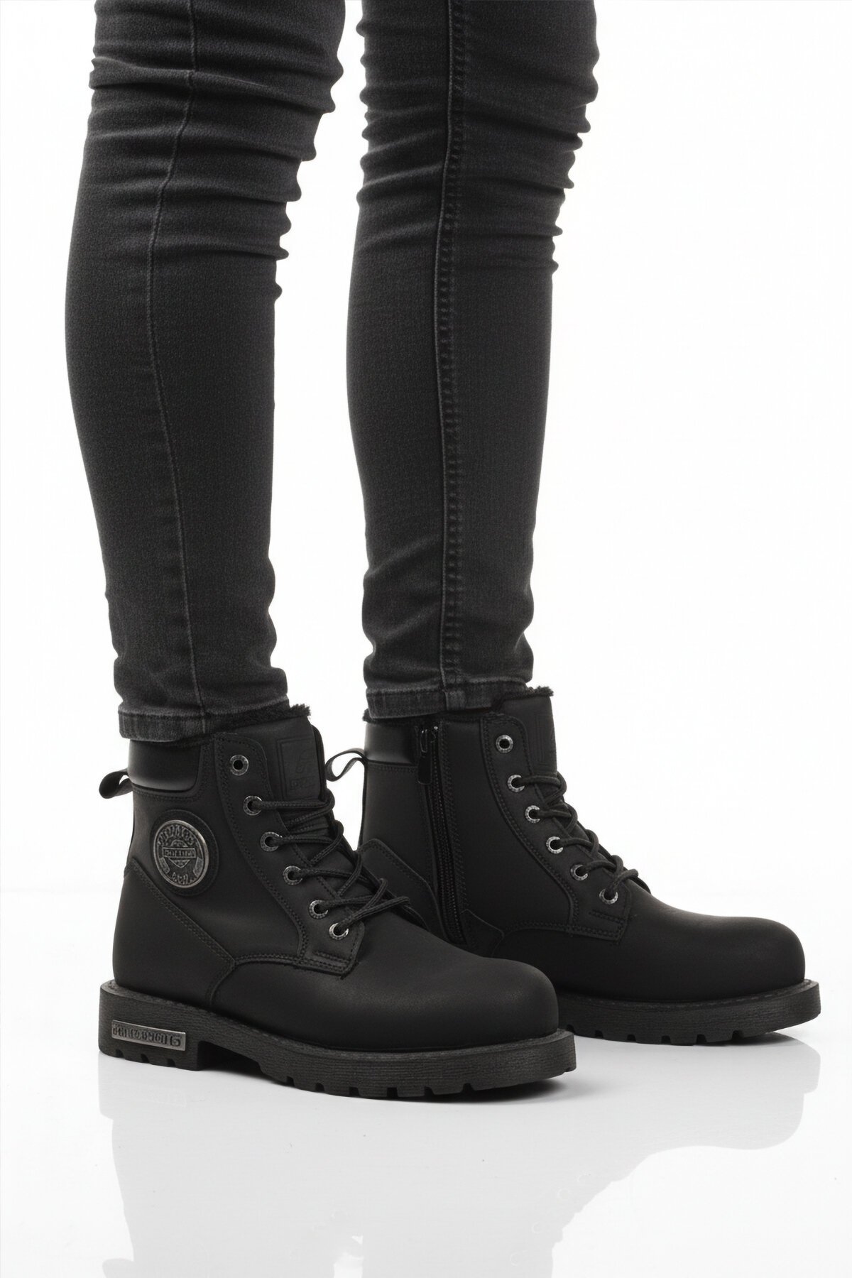 Siyah Fermuarlı Kadın Bot 528 G
