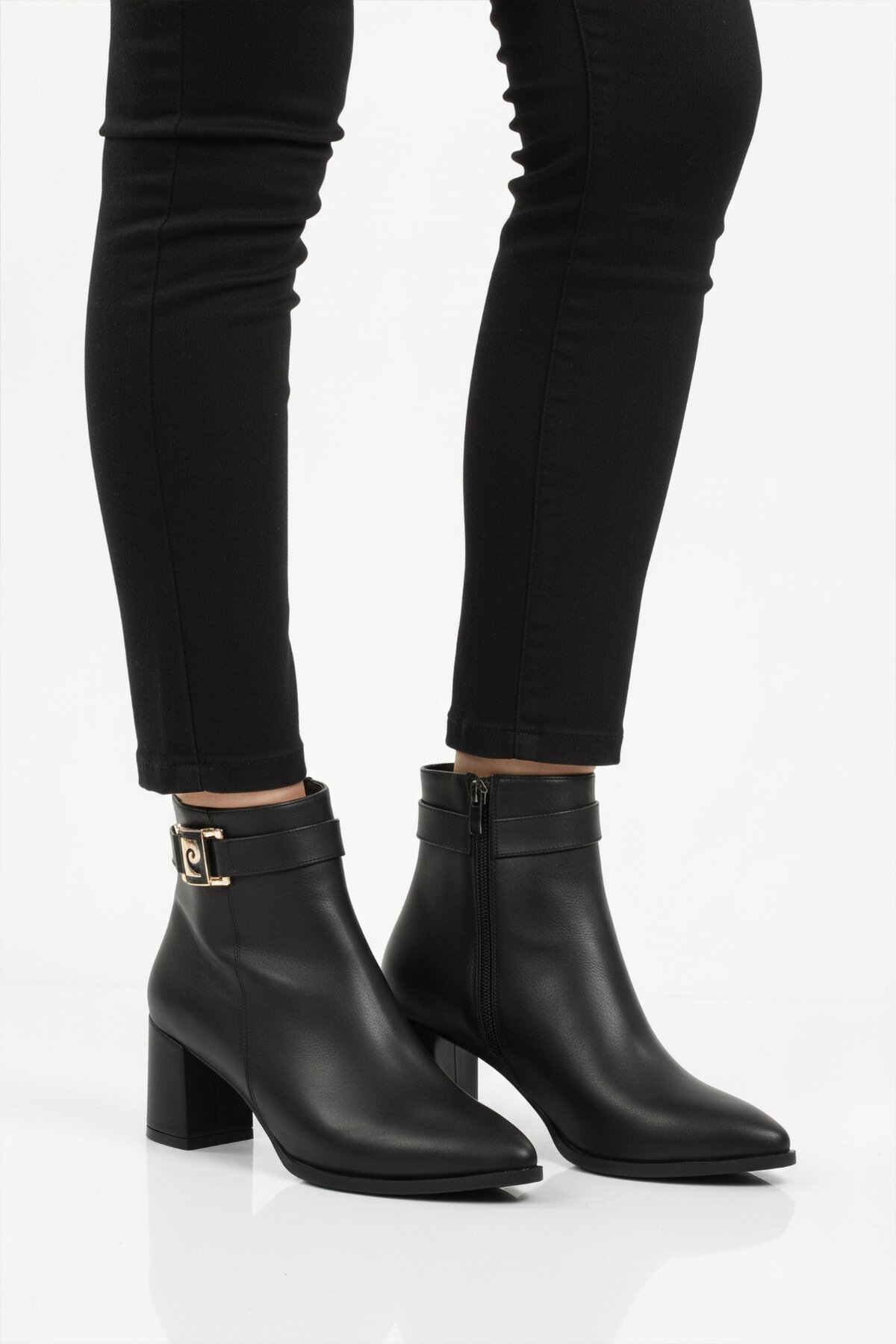 Siyah Fermuarlı Yüksek Topuklu Kadın Bot PC-54975 Z