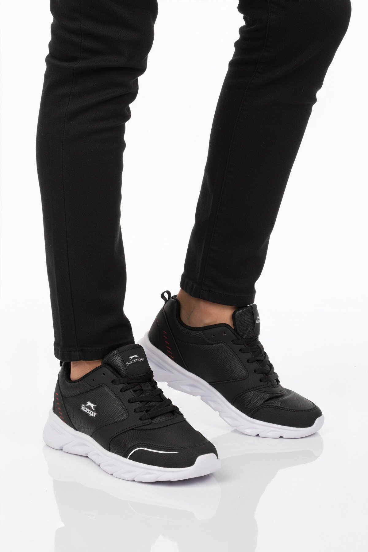 Siyah-Beyaz Erkek Spor Ayakkabı Epic M