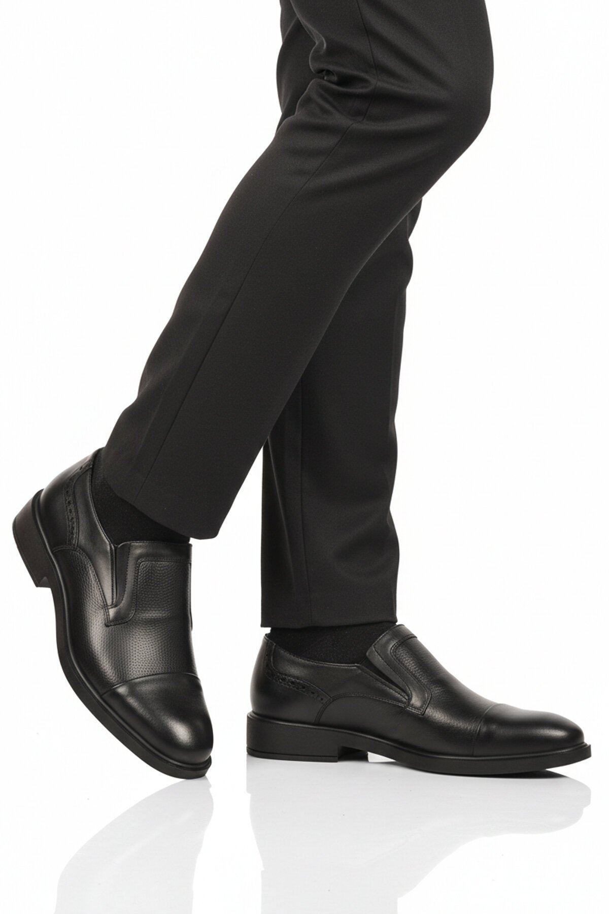 Siyah Hakiki Deri Erkek Günlük Ayakkabı 022 M