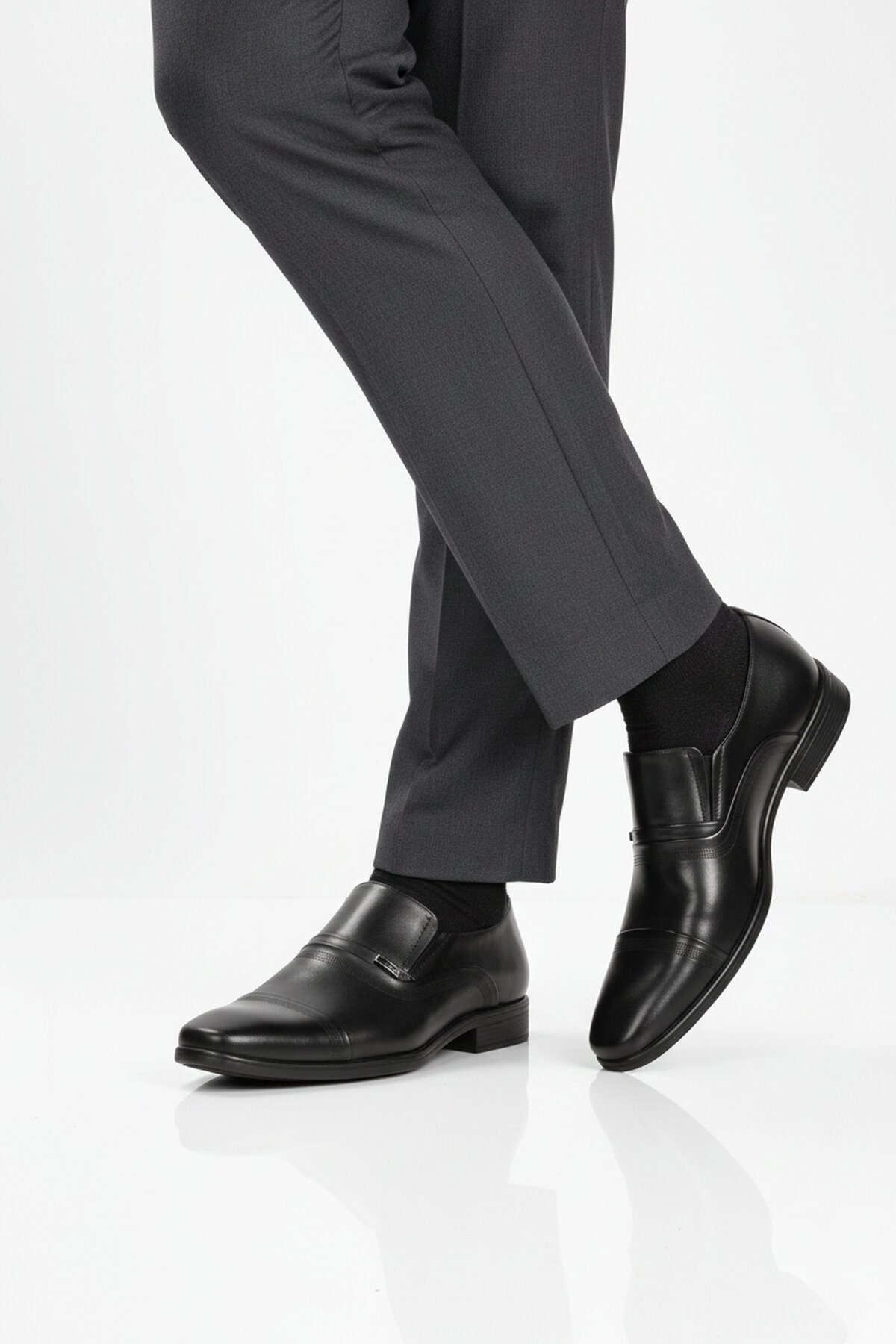 Siyah Hakiki Deri Erkek Günlük Ayakkabı 974 M