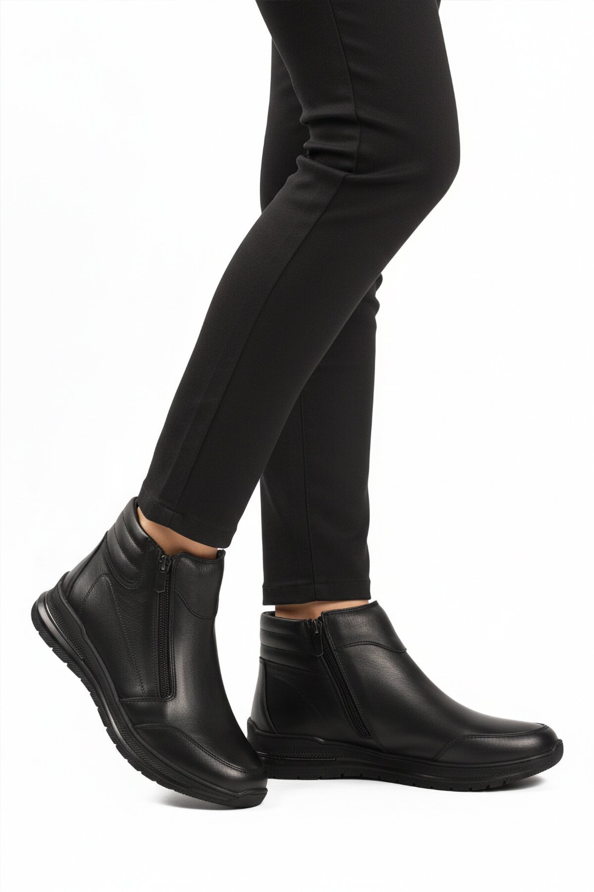 Siyah Hakiki Deri Fermuarlı Kadın Bot 2004 Z