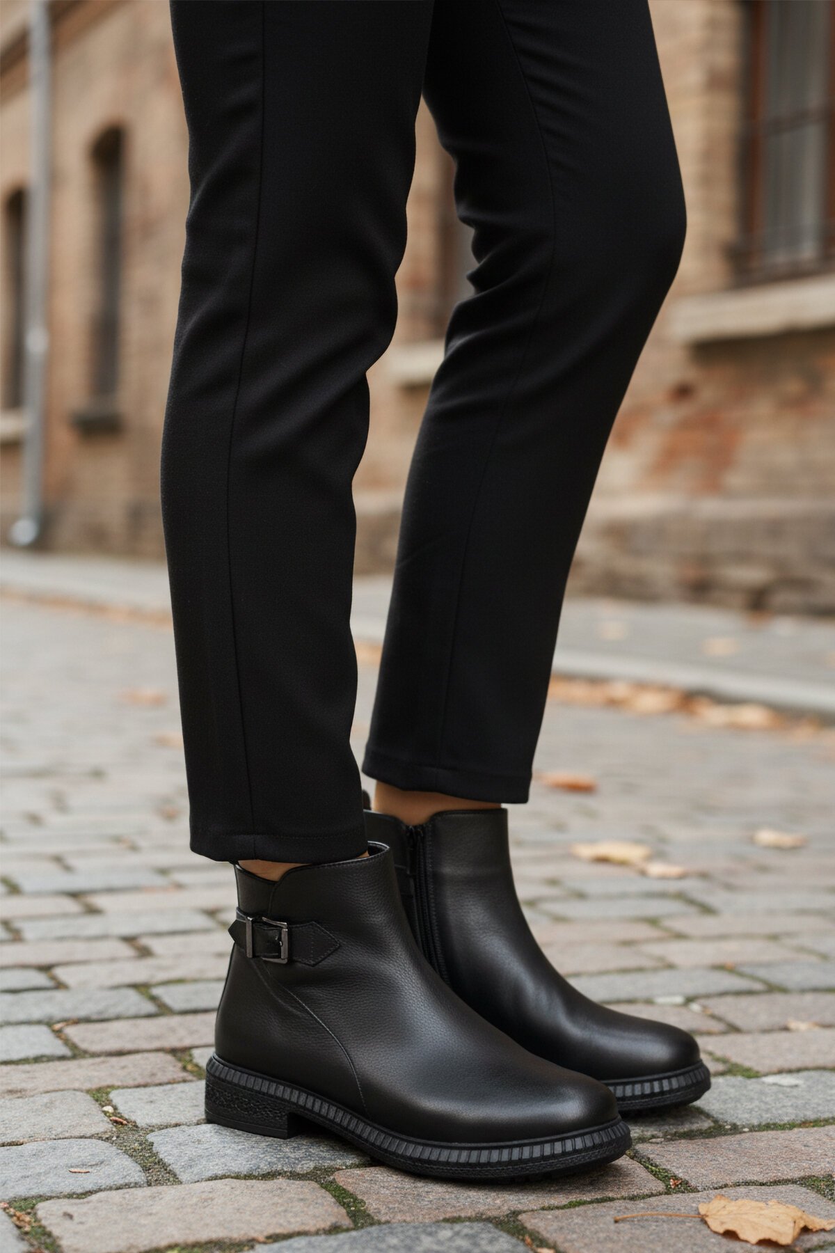 Siyah Hakiki Deri Kadın Bot 20913-1 Z