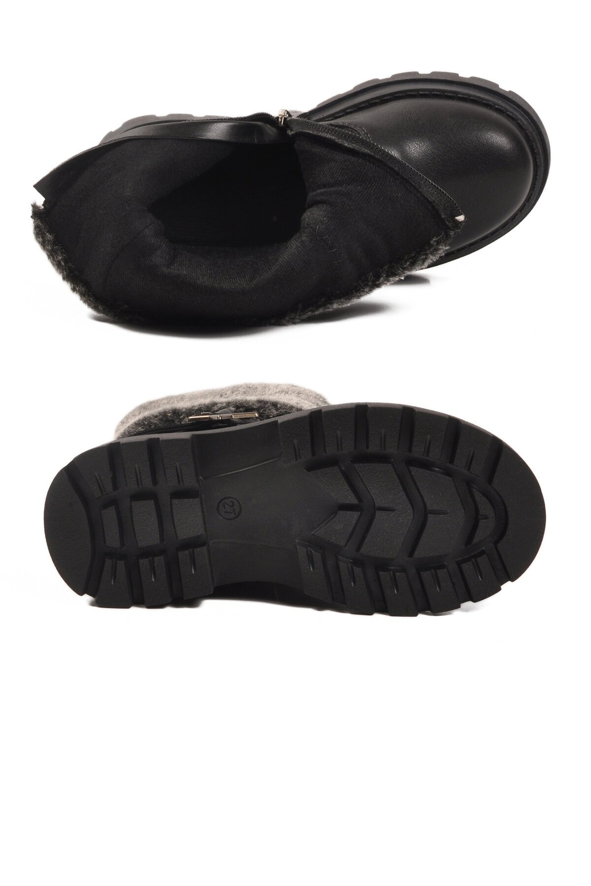 Siyah Çocuk Bot Evla P