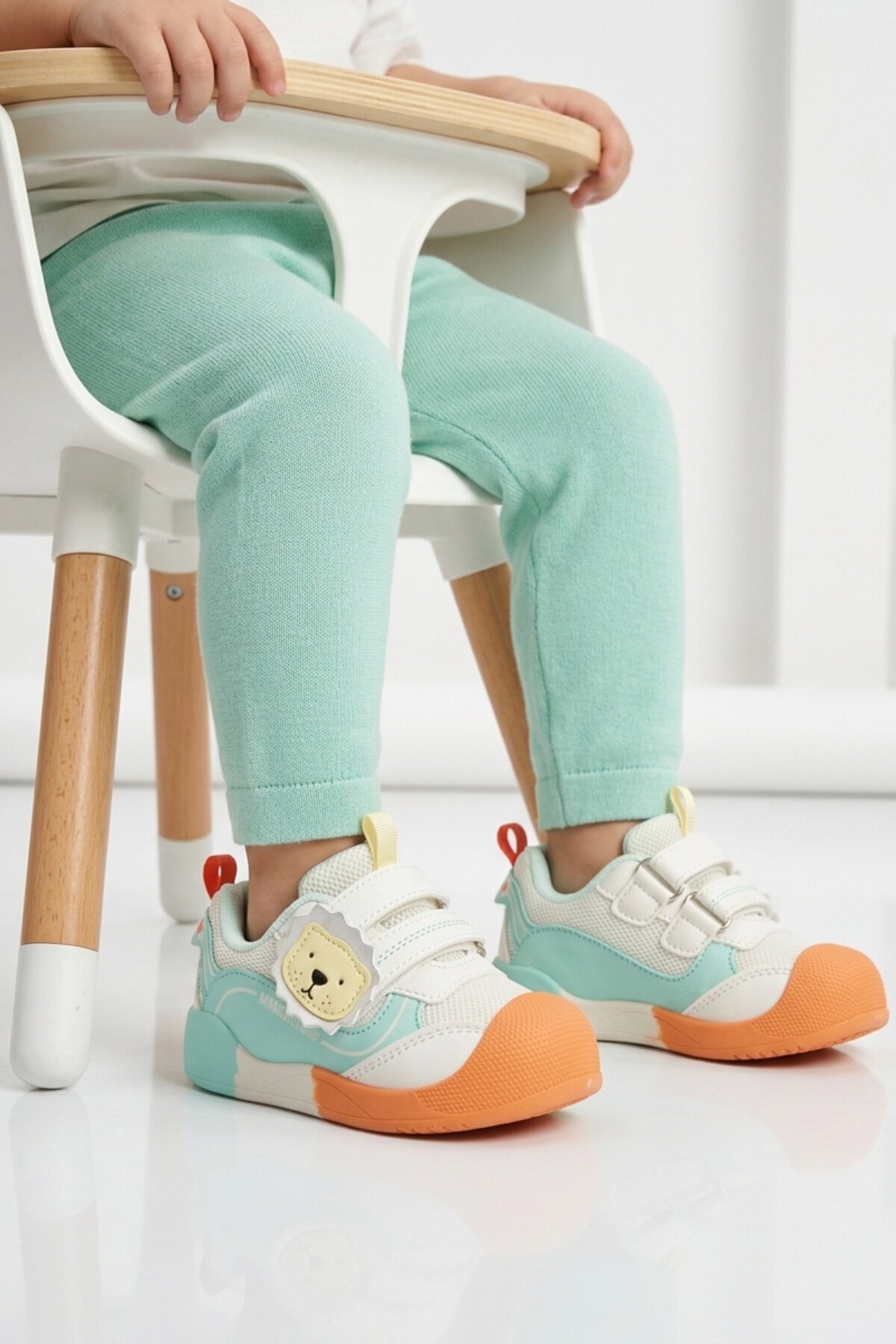 Beyaz-Turuncu Hafif Çocuk Spor Ayakkabı Marco Kids 26Y704 B