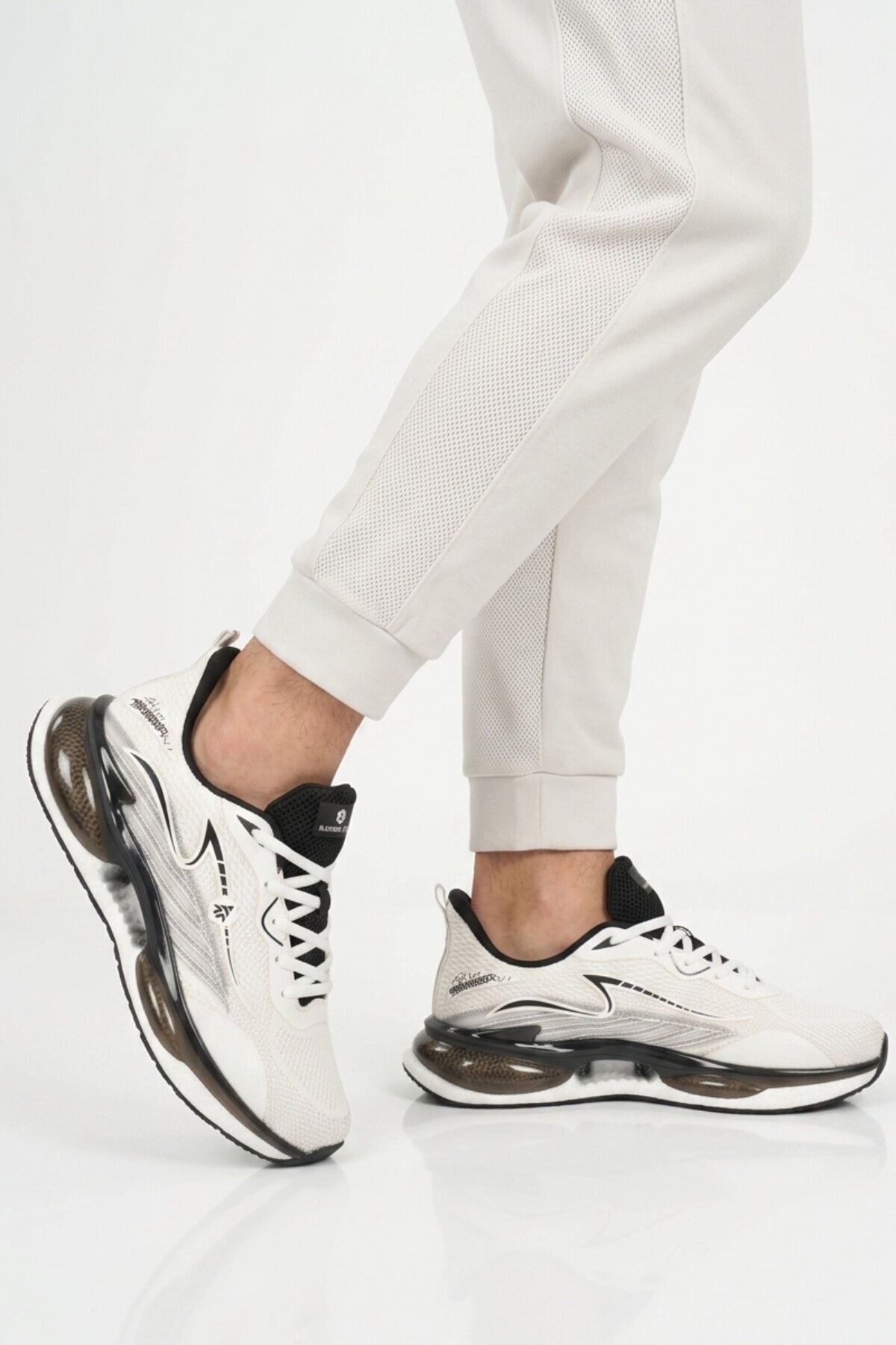 Beyaz-Siyah ComfortSole Taban Erkek Spor Ayakkabı 101 25087-M