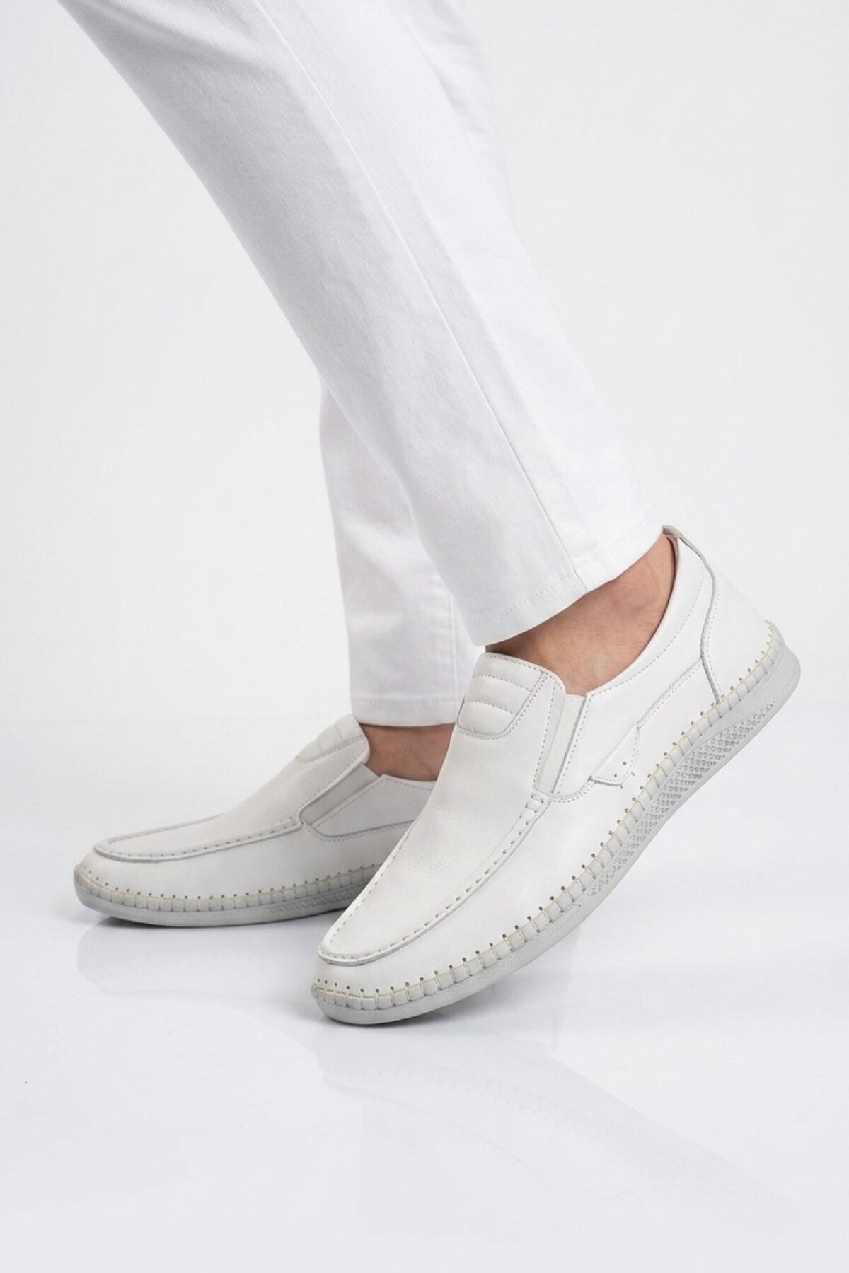 Beyaz Erkek Smart Casual Ayakkabı Hakiki Deri Hafızalı Rahat Taban Şık Loafer M741 M
