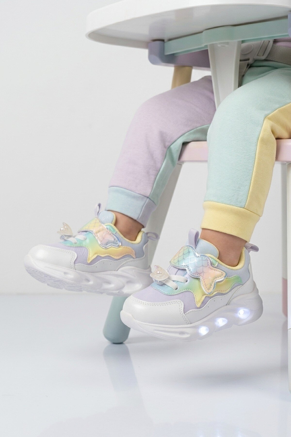 Lila Cırtlı Işıklı Anatomik Desenli Bebek İlk Adım ve Spor Ayakkabı Sneaker Aria B