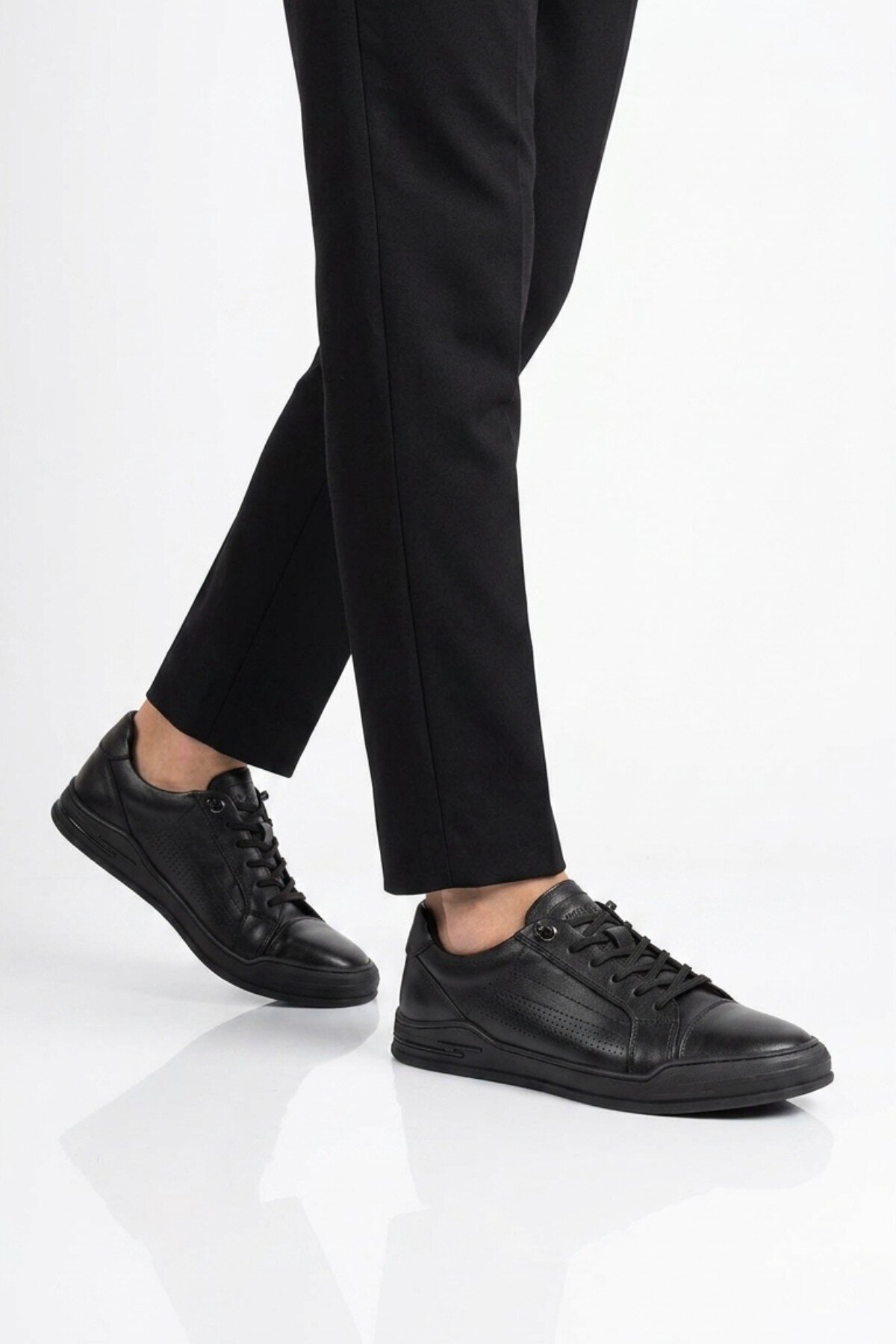 Siyah Hakiki Deri Erkek Günlük Sneaker Nefes Alabilen Memory Foam Casual Ayakkabı M682 M