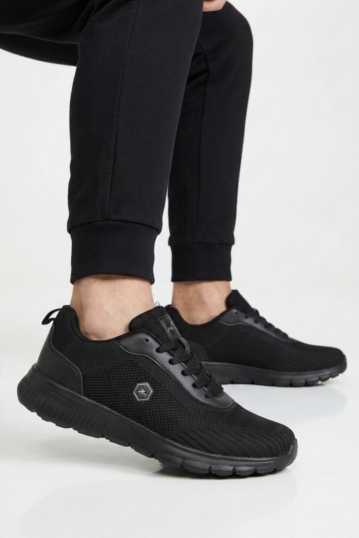 Erkek Siyah-Siyah Günlük Spor Ayakkabı Hafif Rahat Tabanlı Bağcıklı Sneaker 26108
