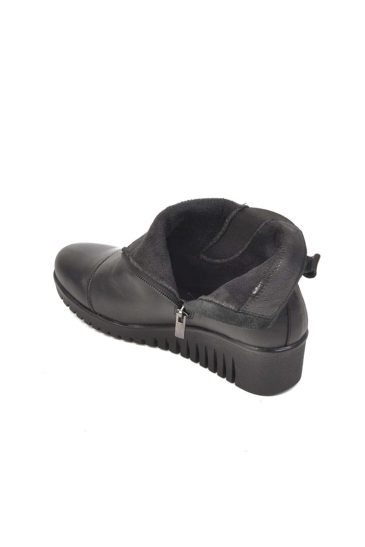 Muya Siyah Kadın Bot
