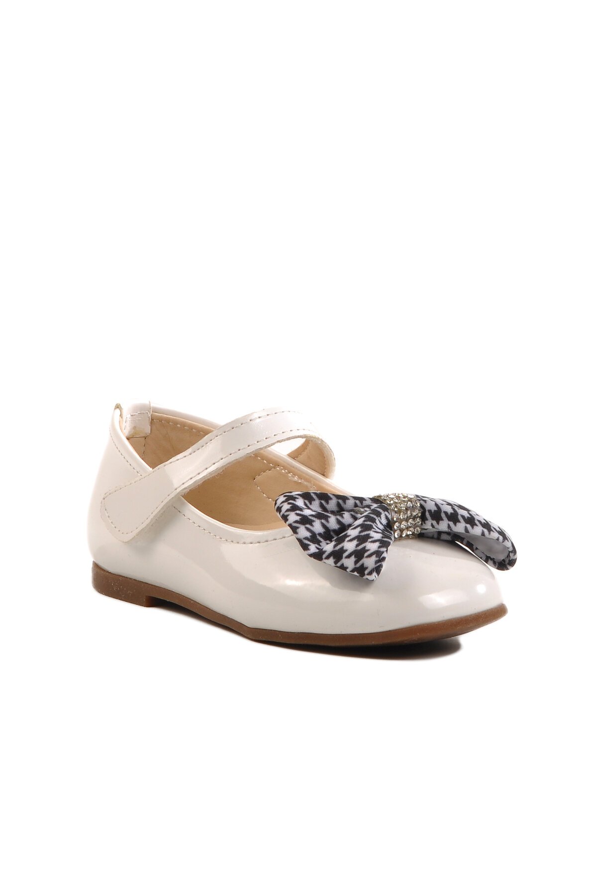 Kurdeleli Beyaz Rugan Kız Çocuk Babet