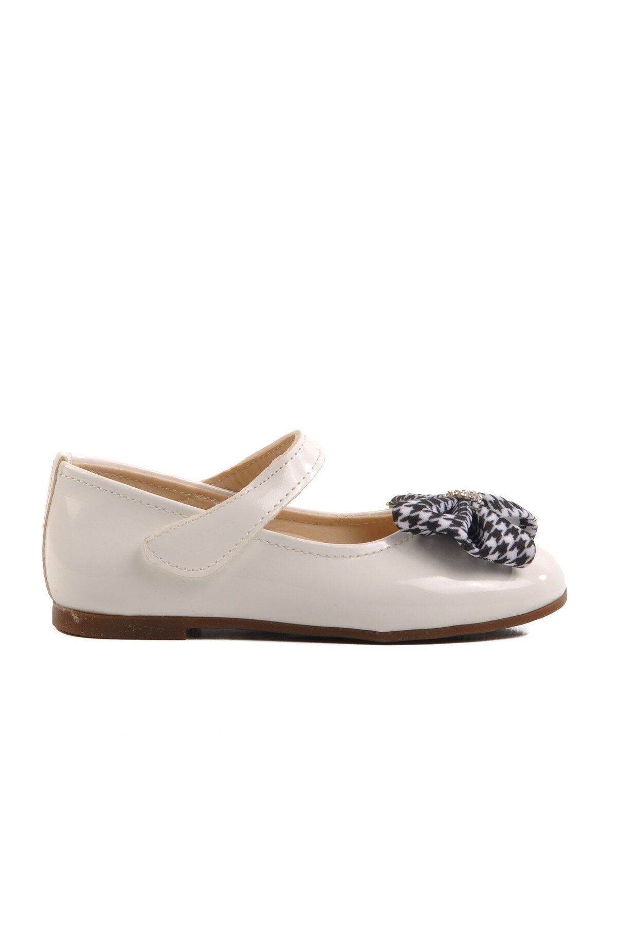 Kurdeleli Beyaz Rugan Kız Çocuk Babet