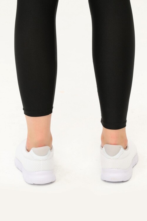 Beyaz-Gümüş Cırtlı Hafif Esnek Kadın Spor Ayakkabı