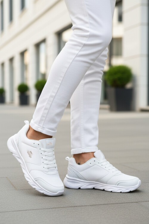 Beyaz Bağcıklı Hafif Erkek Spor Ayakkabı Epic M