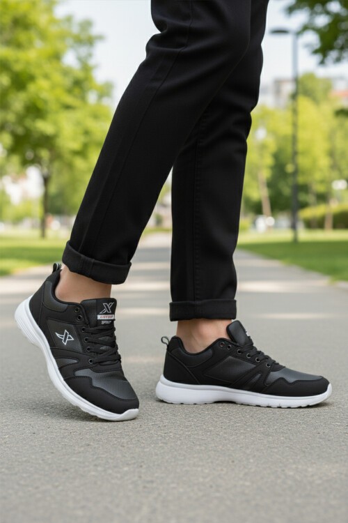 Siyah-Beyaz Hafif Esnek Erkek Spor Ayakkabı Xstep 020-Cilt Büyük Numara M