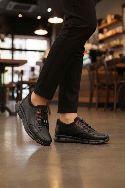 Siyah Hakiki Deri Kadın Günlük Ayakkabı 660 Z