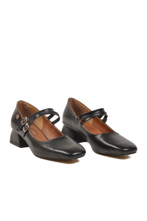 Siyah Parlak Kısa Topuklu Kadın Günlük Ayakkabı PC-54969 Z