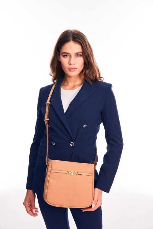 Latte Çok Bölmeli Askılı Kadın Omuz Çantası US24704