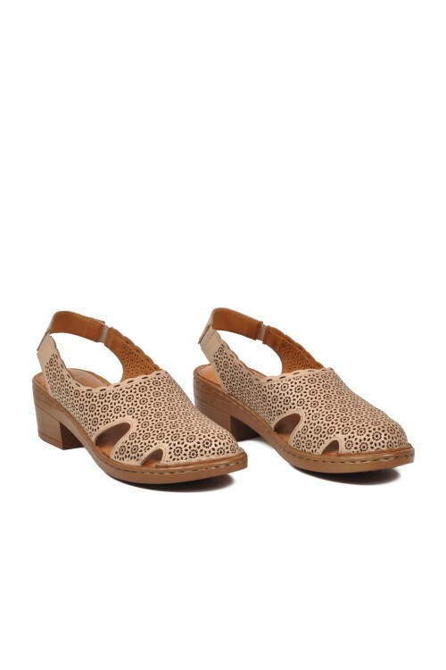 Bej Lazer Kesim Çiçek Desenli Kalın Topuk Kadın Slingback Sandalet 45224