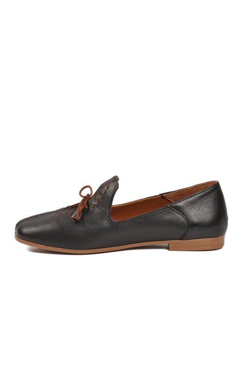 Kadın Siyah Hakiki Deri İnce Tabanlı Şık Rahat Klasik Casual Ayakkabı Z563