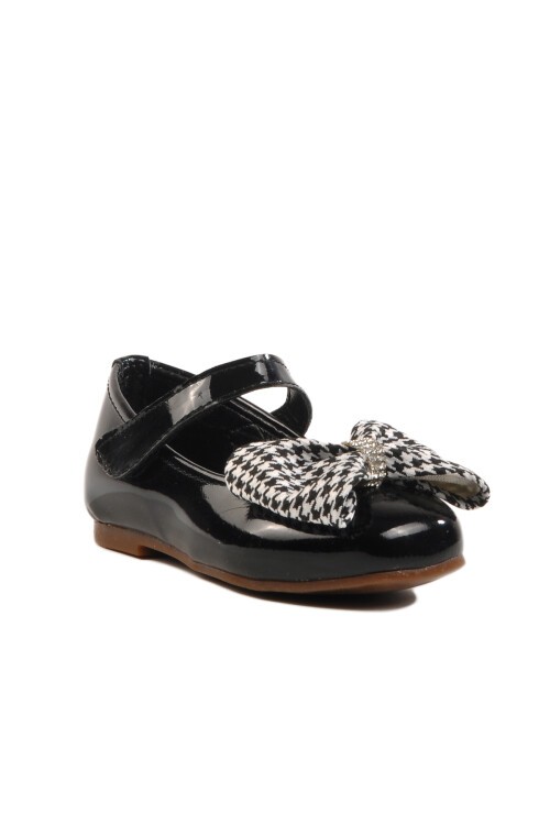 Siyah Rugan Kız Çocuk Babet