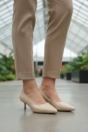 Bej Cilt İnce Topuklu Kadın Topuklu Ayakkabı 458343 Z