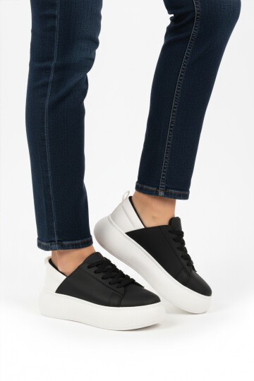 Siyah-Beyaz yüksek Tabanlı Kadın Spor Ayakkabı OZ-03 Z