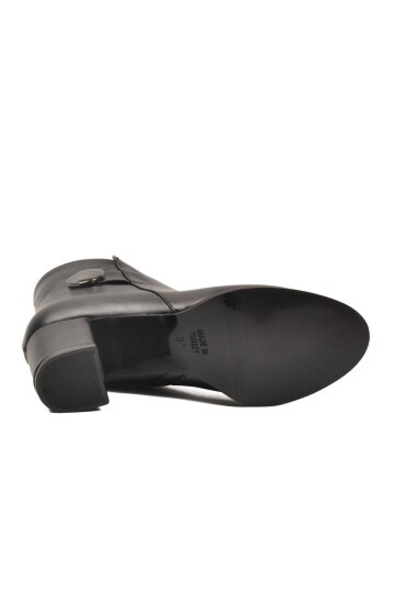 Siyah Cilt Topuklu Kadın Bot Dar Kalıp 262325 Z