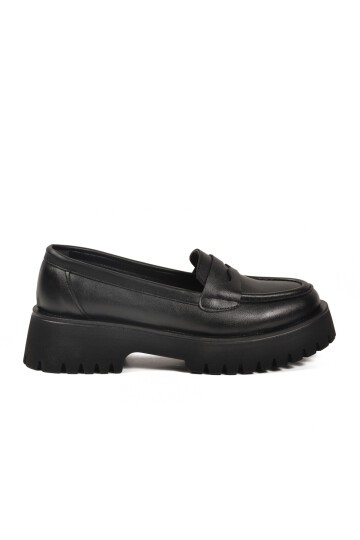 Siyah Cilt Kalın Topuklu Kadın Günlük Ayakkabı 572453 Z