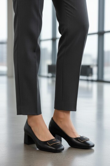 Siyah Cilt Kadın Topuklu Ayakkabı 695039 Z