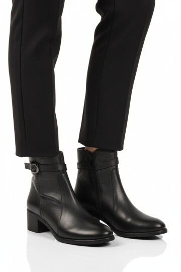 Siyah Hakiki Deri Fermuarlı İçi Polarlı Kadın Bot Premium 24113-1 Z