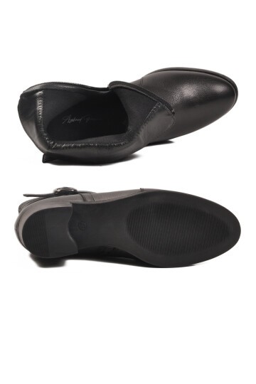 Siyah Hakiki Deri Fermuarlı İçi Polarlı Kadın Bot Premium 24113-1 Z