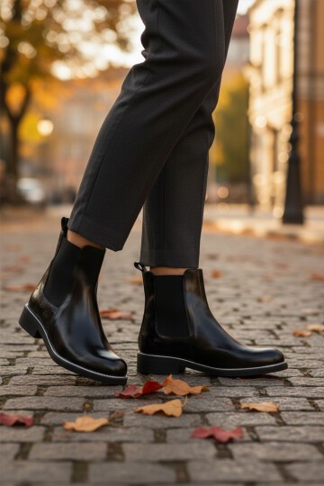 Siyah Parlak İçi Kürklü Kadın Bot PC-55086 Z