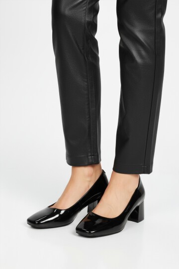 Siyah Rugan Kadın Topuklu Ayakkabı 695042 Z