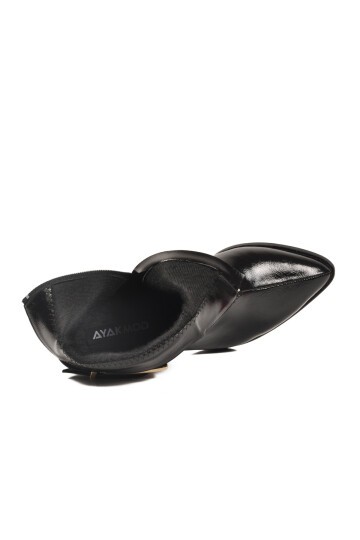 Siyah Fermuarlı Topuklu Kadın Bot Dar Kalıp 262327 Z