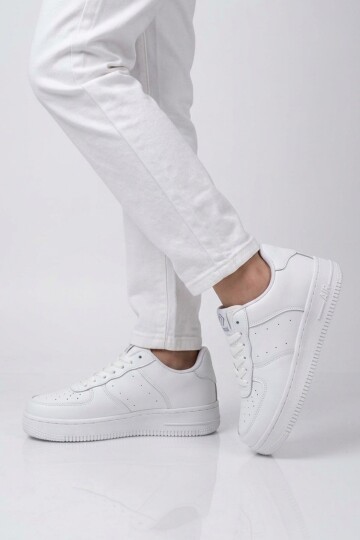Beyaz Bağcıklı Kalın Tabanlı Unisex Yürüyüş ve Spor Ayakkabı Klasik Sneaker Pekin Kısa